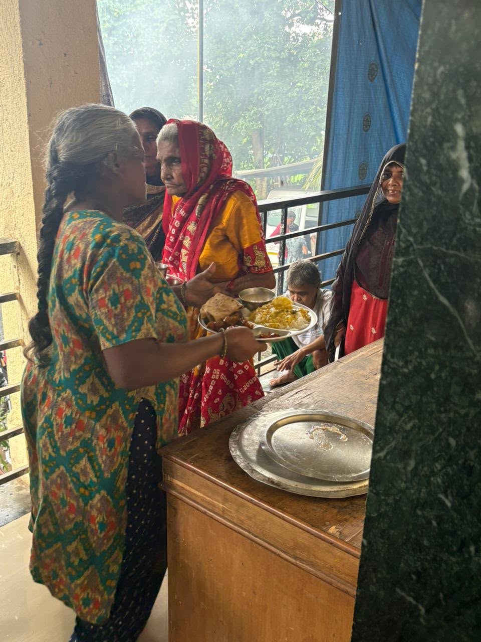 Thodi Si Care, Bahut Saari Muskaan: Old Age Home Support Drive