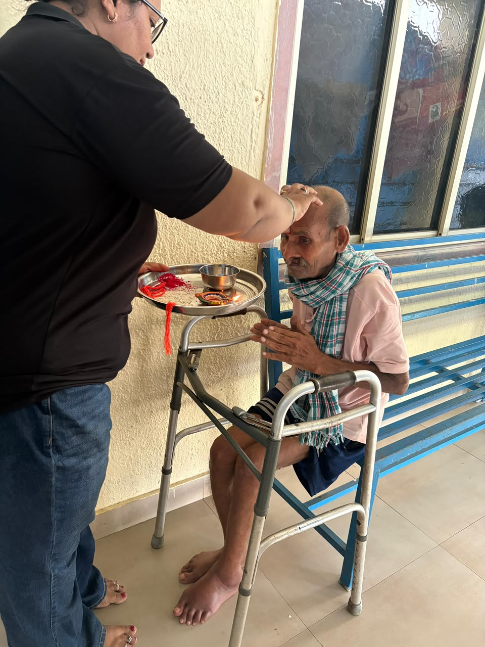Thodi Si Care, Bahut Saari Muskaan: Old Age Home Support Drive
