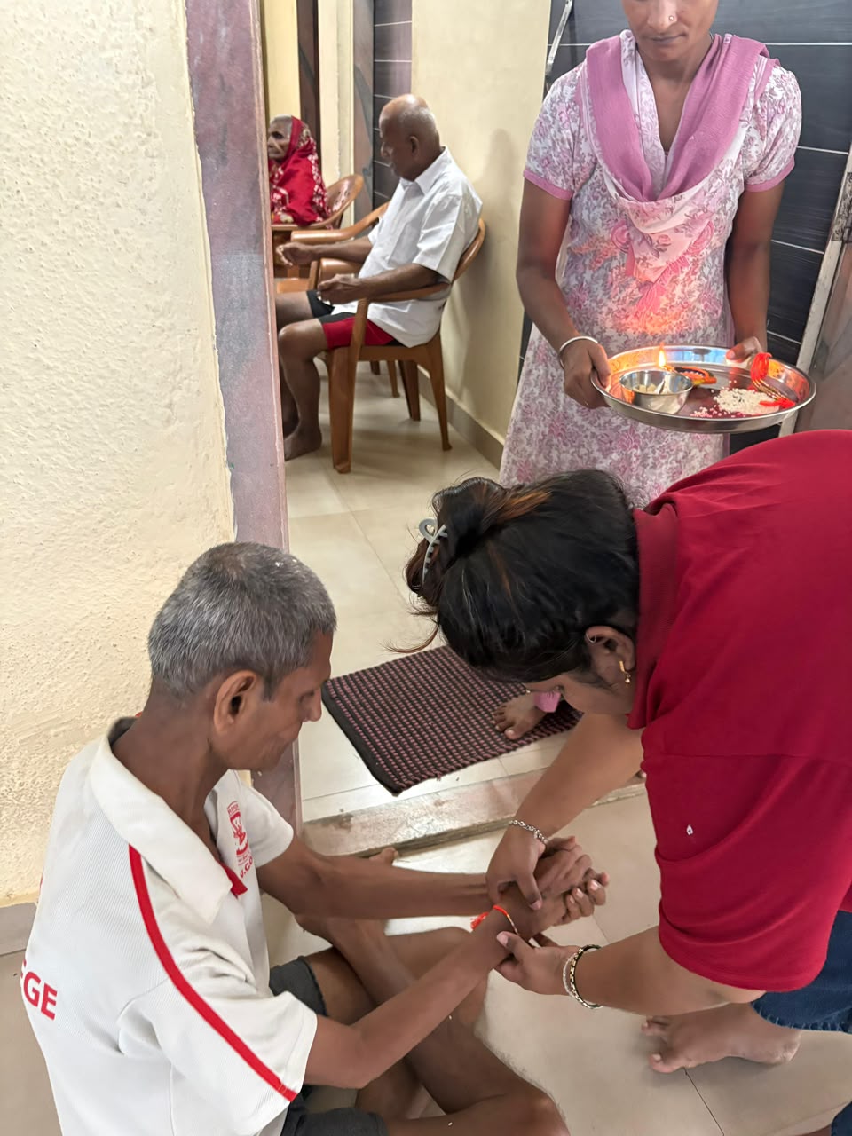 Thodi Si Care, Bahut Saari Muskaan: Old Age Home Support Drive